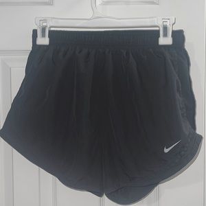 Size M but can fit like a S black Nike shorts
